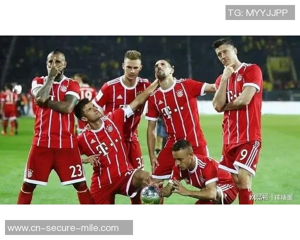 莱万回归诺坎普引发拜仁球迷愤怒指责其忘恩负义